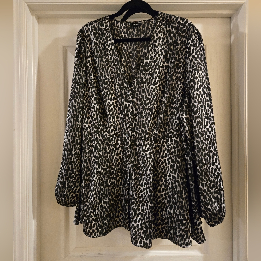 Chic Animal Print Blouse